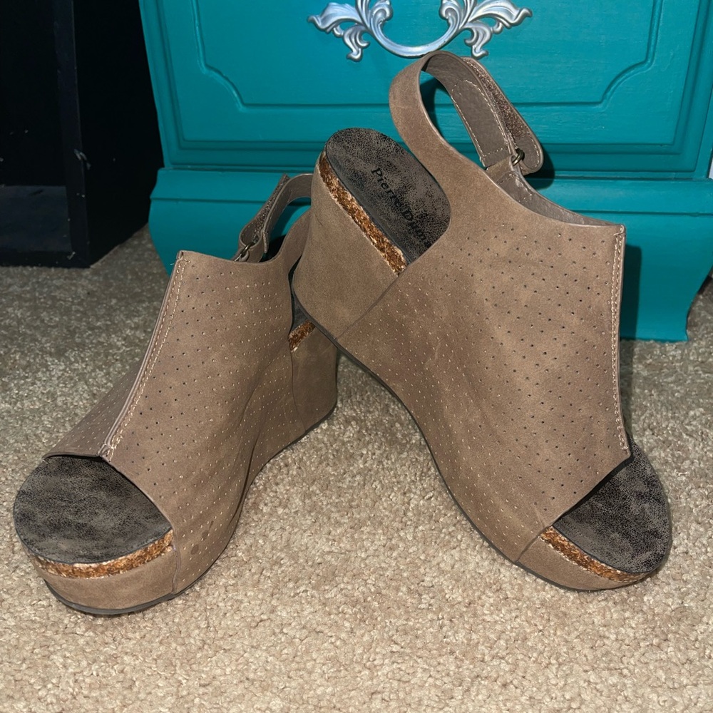 Pierre Dumas brown wedge Sandals